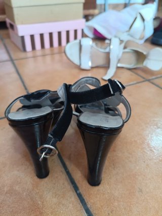 Zapatos de tacón de piel negros
