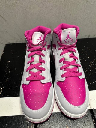 Air Jordan 1 Mid Fierce Pink