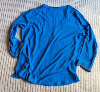 Blusa FRK azul talla XL.