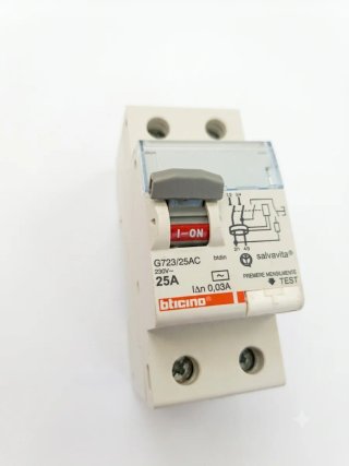 Interruttore Bticino G723/25AC 25A