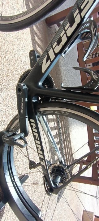 Bicicleta Mendiz F8 Aero Carbono