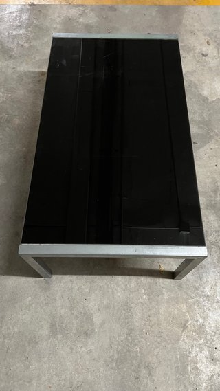 Mesa de centro cristal negro y metal