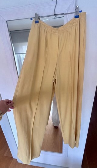 Pantalones anchos amarillos Zara