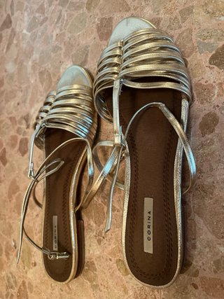 Sandalias Corina Doradas