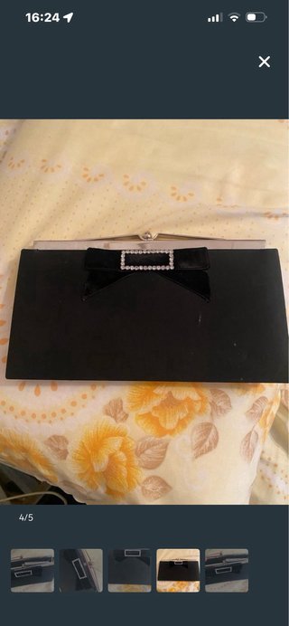 Bolso de fiesta negro con pedrería