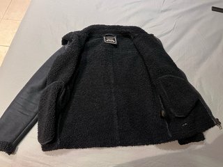 Chaqueta Guess Ante azul oscuro