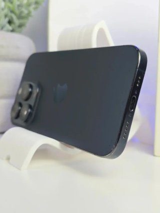 iPhone 15 Pro blu scuro