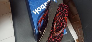 Sandali Reebok con stampa animalier rossa molto comodi