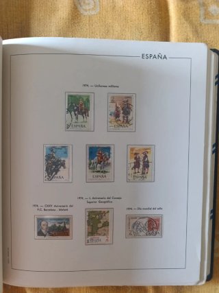Album di francobolli Spagna quasi completo