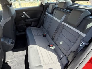 cuota 220€ - Citroen C4 2024 131cv
