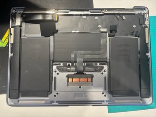 Tastiera MacBookAir13” A2337 2020 Originale Usato