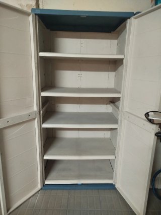 Armario de plástico gris y azul