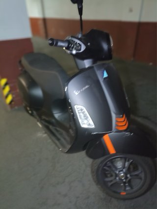 Vespa Negra Scooter