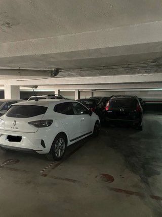 Alquiler plaza de garaje coche grande