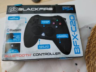 Gangazo, PlayStation 4 Pro 1TB