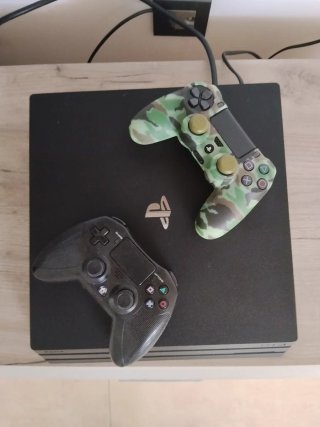 Gangazo, PlayStation 4 Pro 1TB