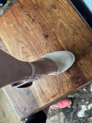 Sandalias cuña beige