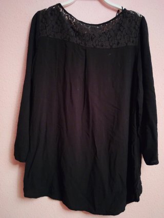 Blusa CHK Negra de Encaje
