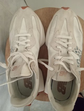 Zapatillas New Balance 327 Beige/Blanco