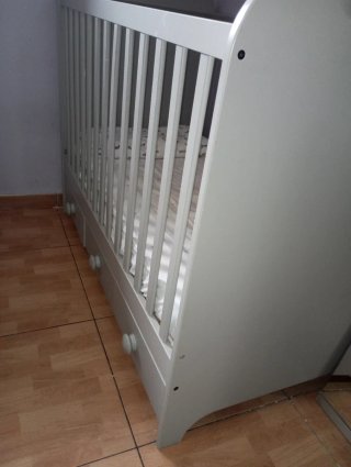 Cuna bebé en perfecto estado