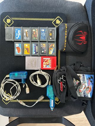 Game Boy Advance SP + 13 juegos (GTA, Spider-Man..