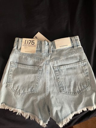 Shorts vaqueros Stradivarius con pedrería