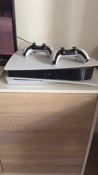 Consola PlayStation 5 + 2 Mandos