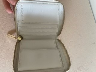Cartera Michael Kors Blanca y Dorada