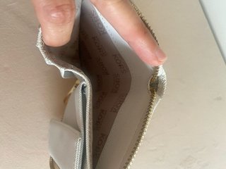 Cartera Michael Kors Blanca y Dorada