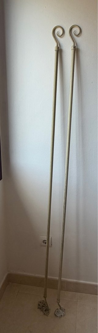 Barras para cortinas beige