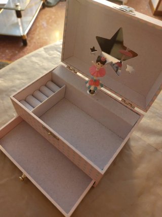 Caja música bailarina con cajón