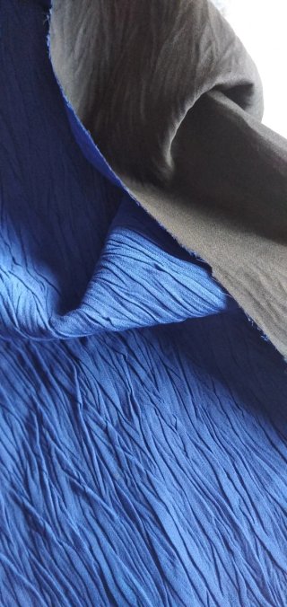 Retal Tela azul con textura plisada