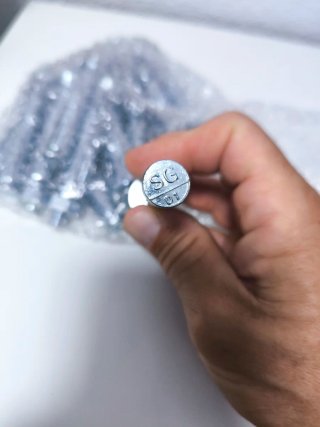 Pernos de anclaje metálicos expansivos