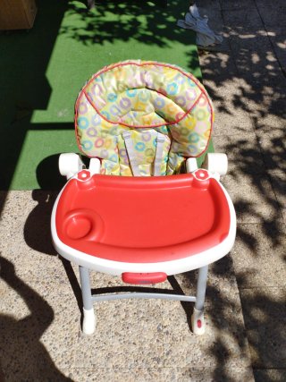 Trona de bebé con cojín estampado