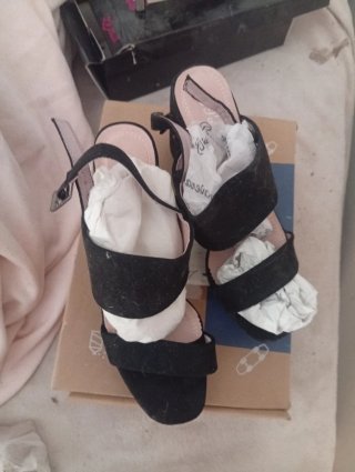 Zapatos de tacón negros para mujer
