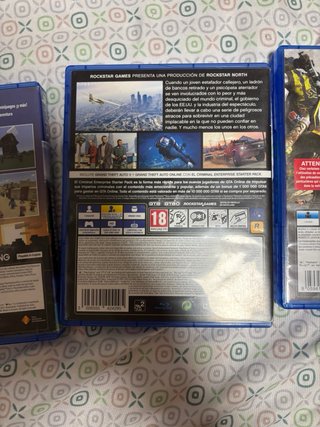 PS4 (PlayStation 4) Negra + 4 Juegos