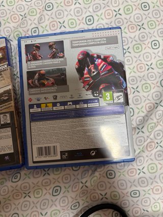 PS4 (PlayStation 4) Negra + 4 Juegos