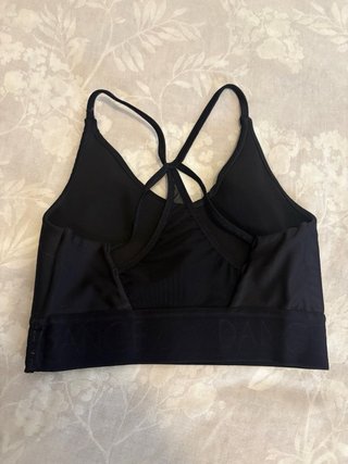 Top deportivo negro