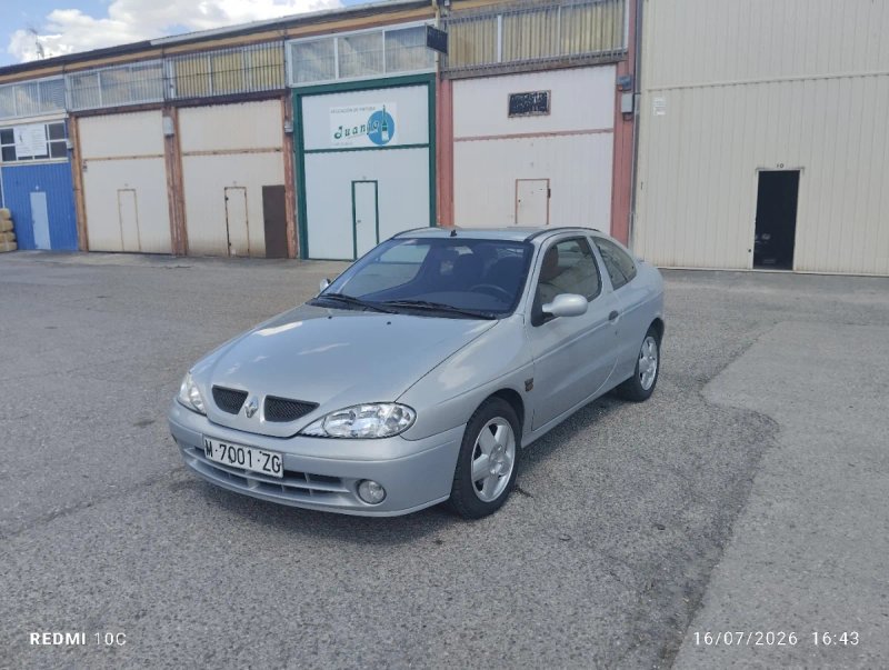 Renault Megane 1998 - foto 1