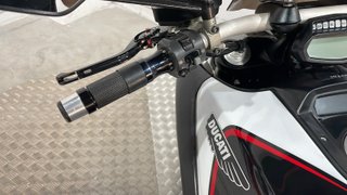 Ducati Diavel - 2011 - 57.725 KM