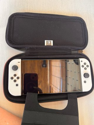 Nintendo Switch Blanca y Negra