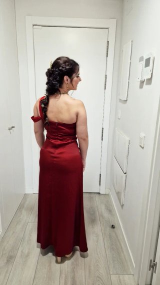 Vestido largo de fiesta color burdeos – Como nuevo