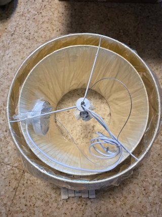 Pantalla de lámpara beige plisada de tela