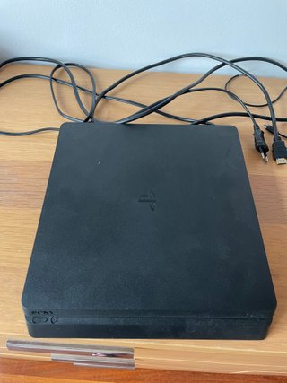 Pack PS4 1TB Slim + 3 Mandos + 4 Juegos + 2 micros