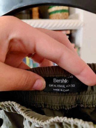 Pantalones cargo Bershka verde oliva