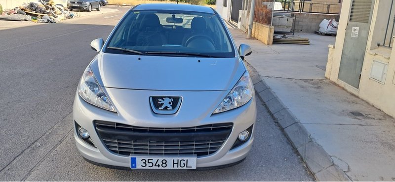 Peugeot 207 2011 - foto 1