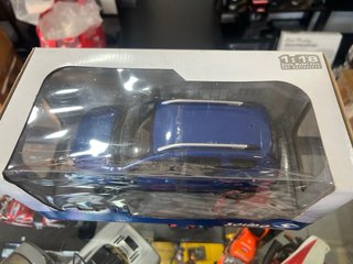 Miniatura Dacia Duster Azul Solido 1/18