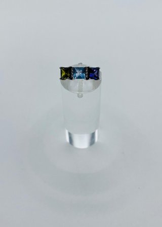 ANILLO 3 PIEDRAS DE COLORES PLATA 925. Peso: 2.12