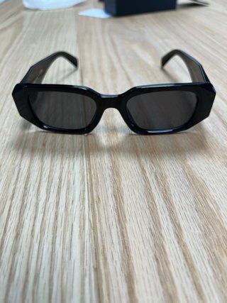 Gafas de sol Prada negras