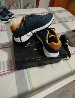 Zapatillas niño TENTHOUSAND azul y camel